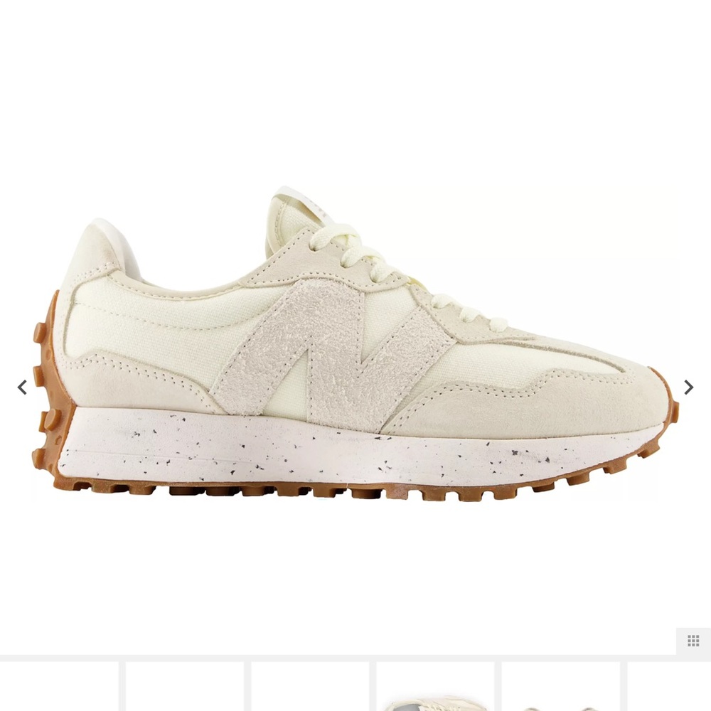 Women’s New Balance 327, white speckle, size 9